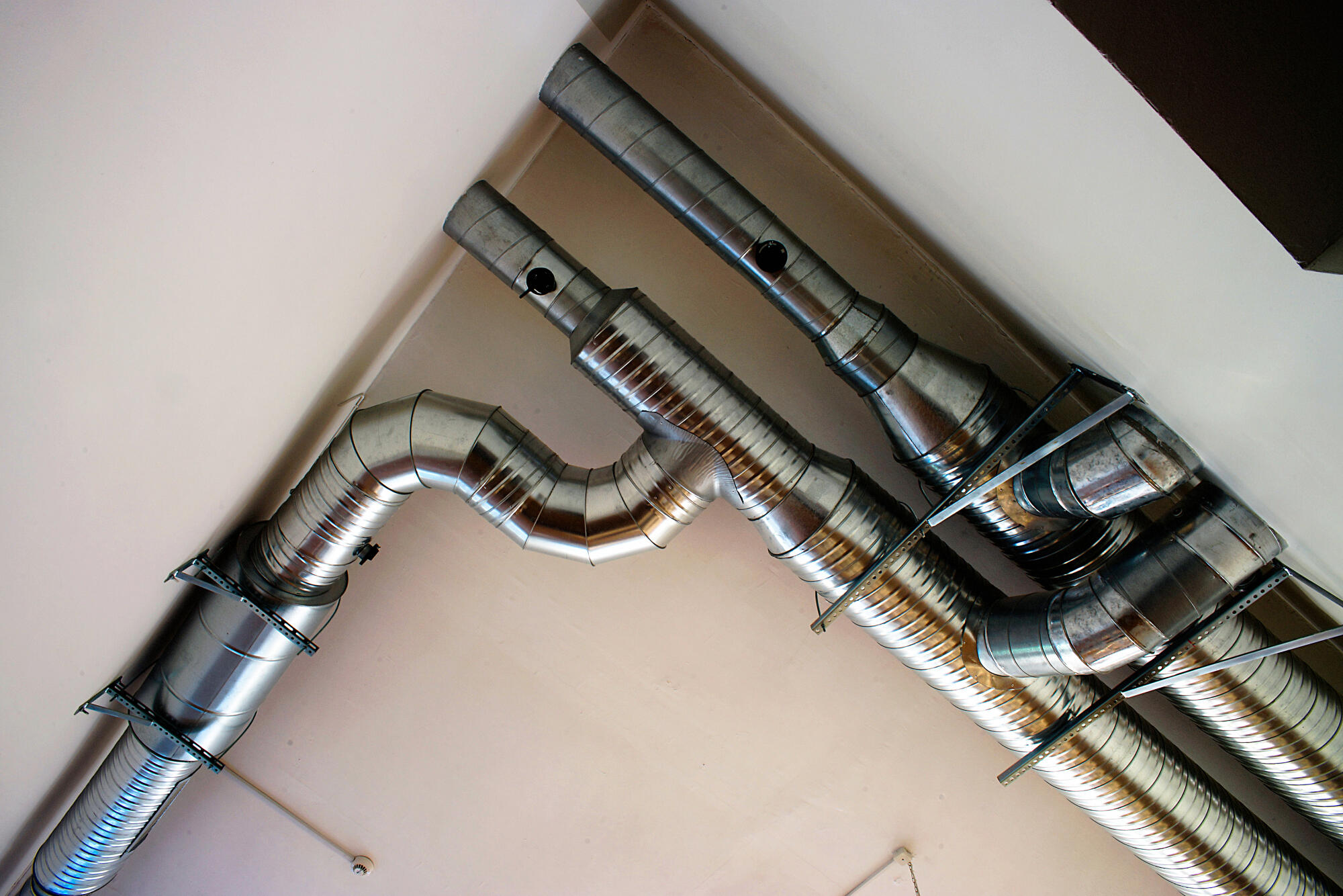 How to Tell If You Have Leaky Ducts in Cypress, TX and How to Fix Them